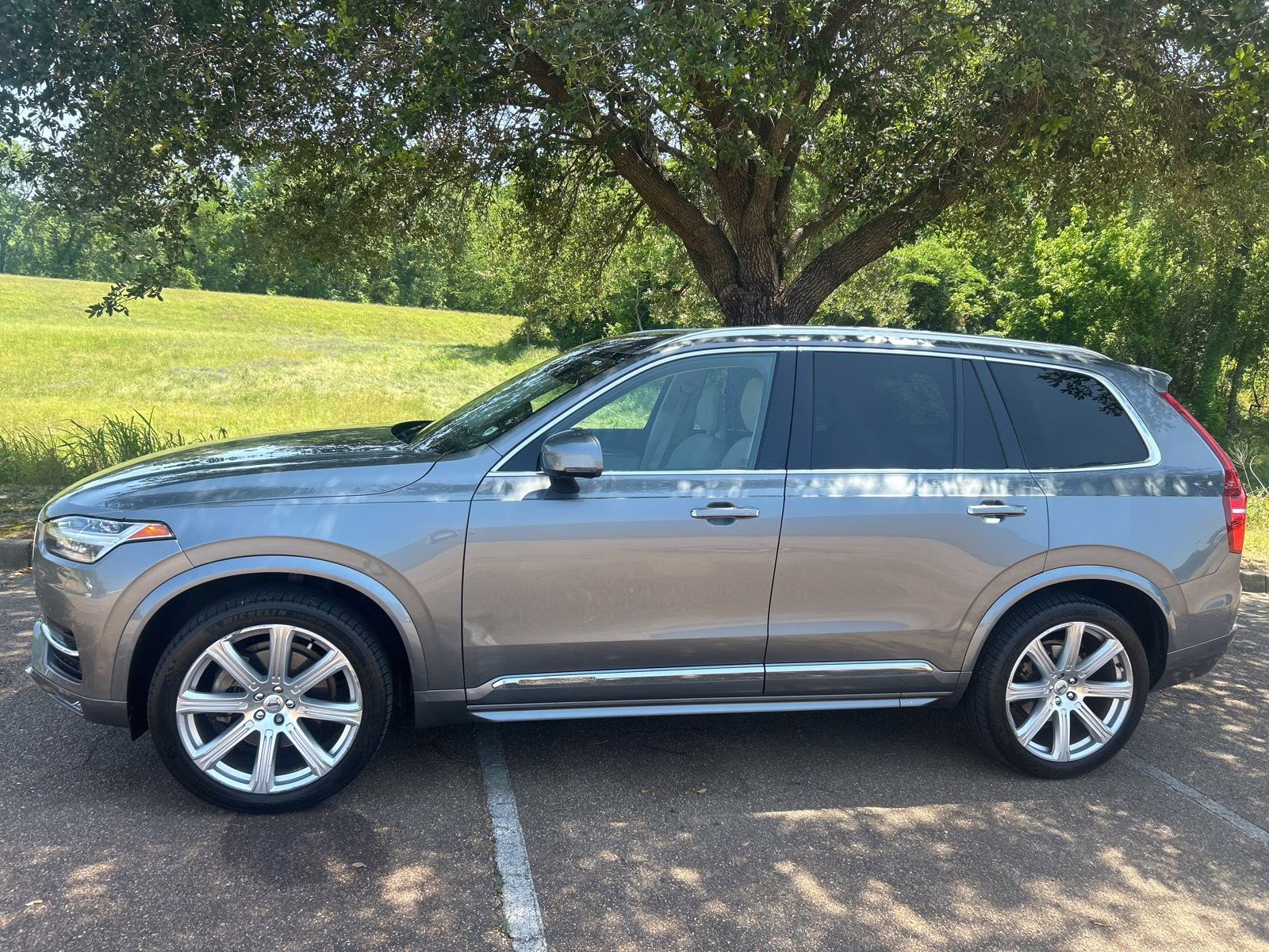 2016 Gray Metallic Volvo XC90 T6 Inscription AWD SUV