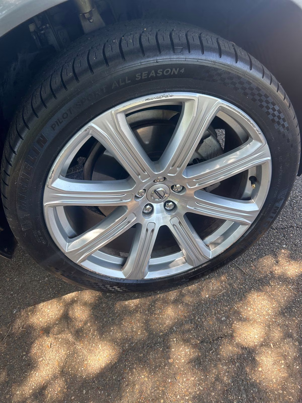 2016 Gray Metallic Volvo XC90 T6 Inscription AWD SUV