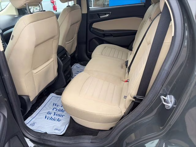 2022 Green Metallic Ford Edge SE AWD SUV