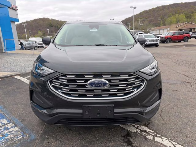 2022 Green Metallic Ford Edge SE AWD SUV