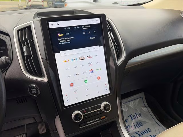 2022 Green Metallic Ford Edge SE AWD SUV