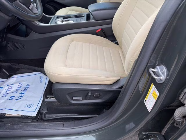 2022 Green Metallic Ford Edge SE AWD SUV
