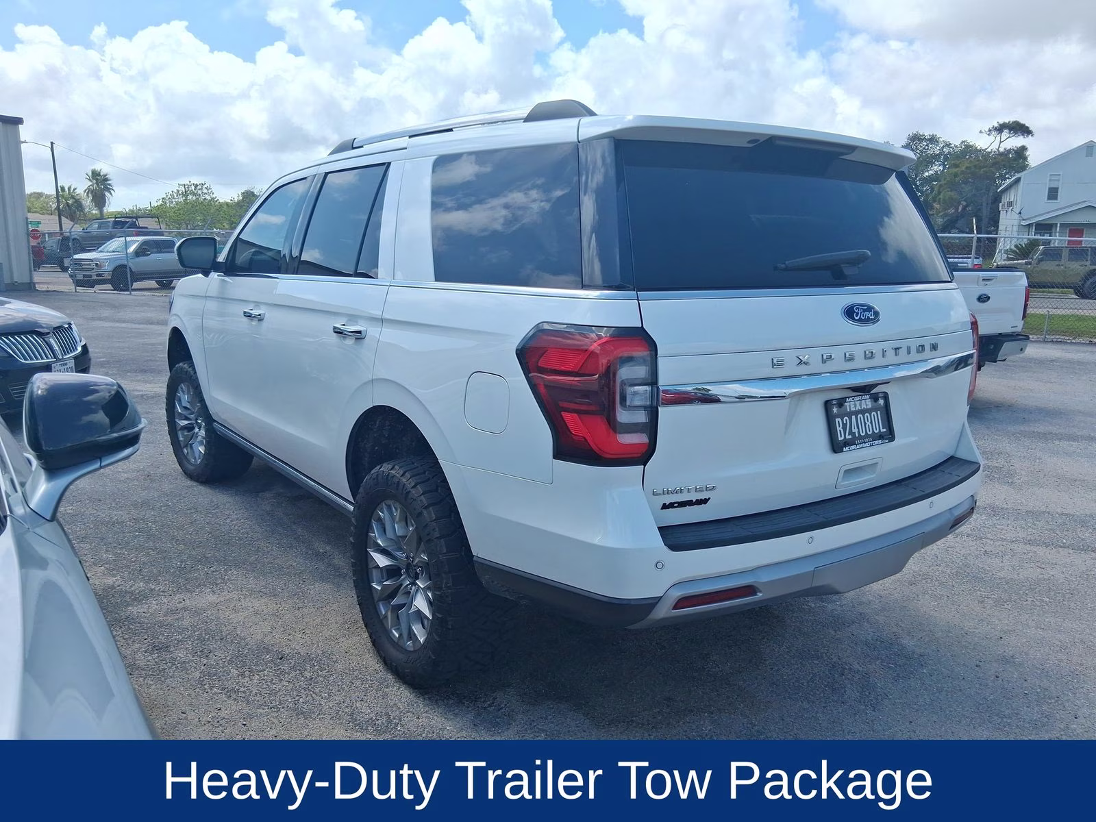 2023 White Metallic Ford Expedition Limited 4X4 SUV
