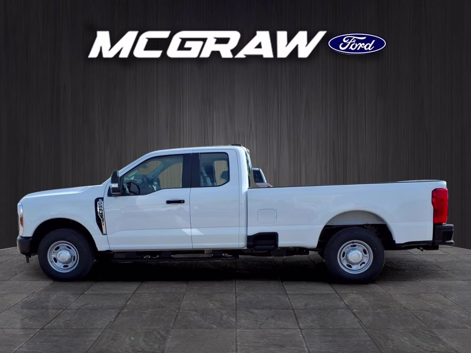 2026 Oxford White Ford Super Duty F-250 SRW XL RWD Truck