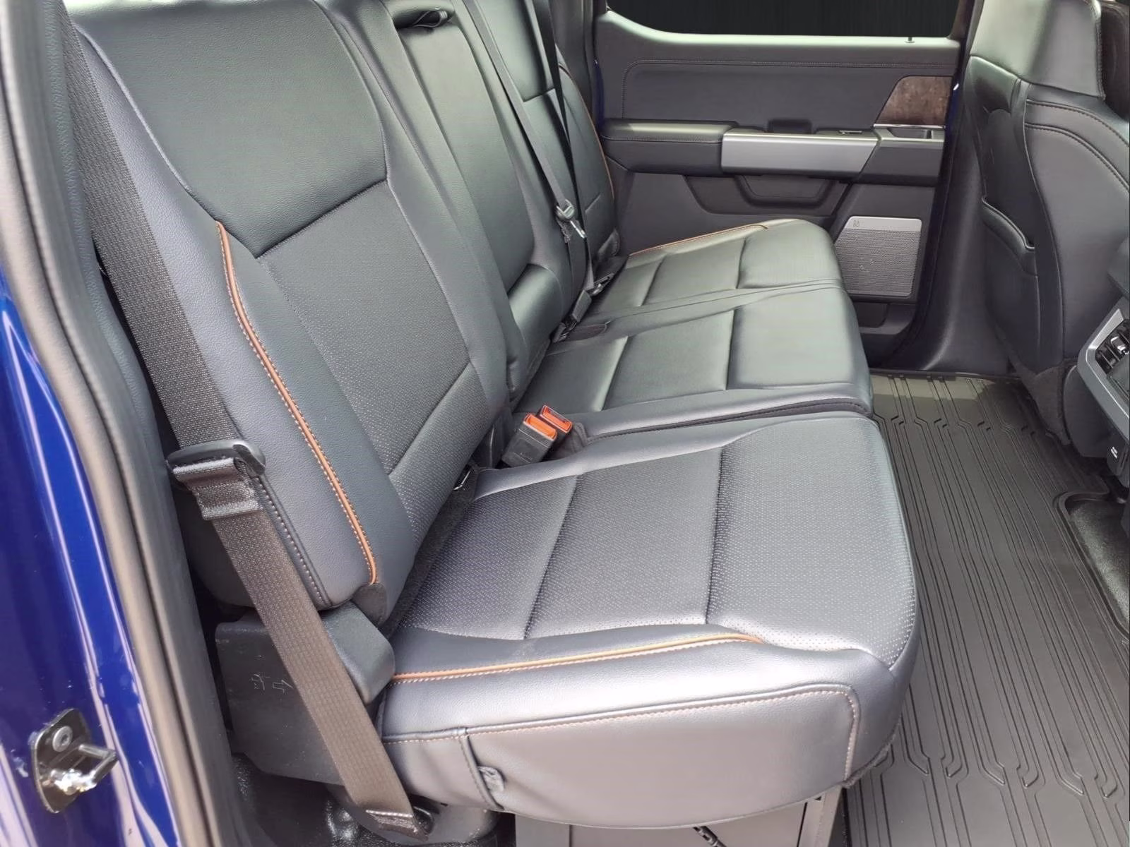 2026 Blue Ford Super Duty F-350 SRW Lariat 4X4 Truck