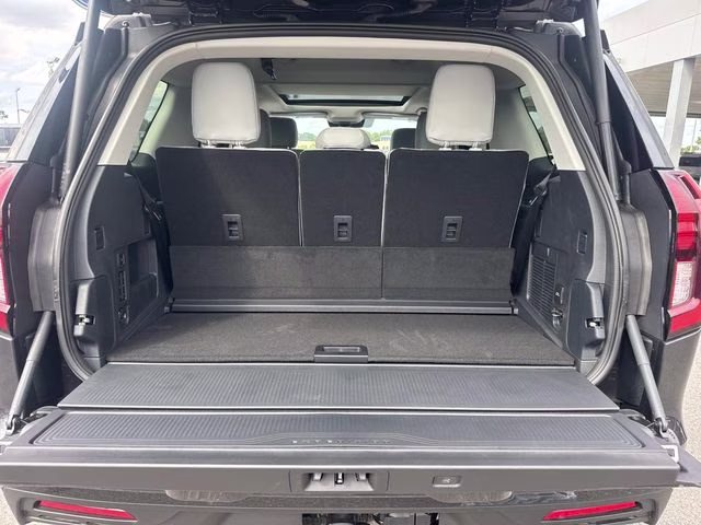 2026 Gray Metallic Ford Expedition Active RWD SUV