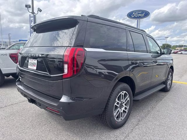 2026 Gray Metallic Ford Expedition Active RWD SUV