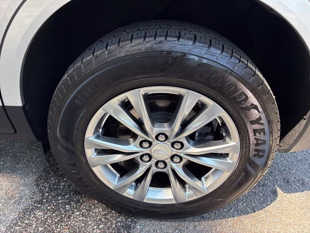 2020 Radiant Silver Metallic Cadillac XT5 Premium Luxury AWD SUV