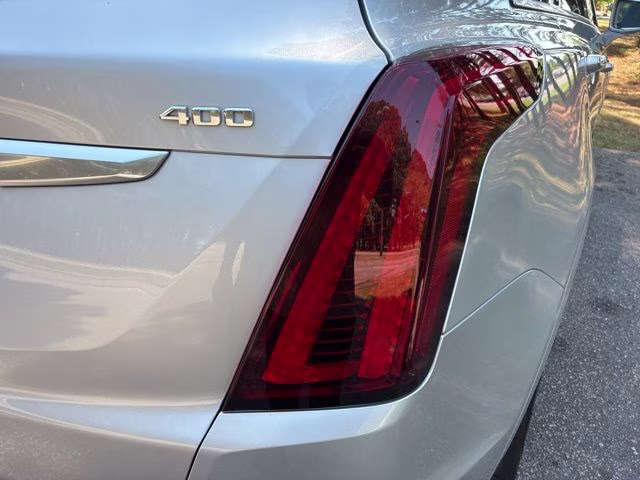 2020 Radiant Silver Metallic Cadillac XT5 Premium Luxury AWD SUV