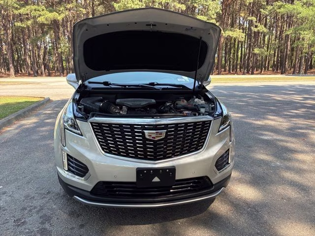 2020 Radiant Silver Metallic Cadillac XT5 Premium Luxury AWD SUV
