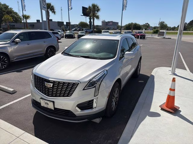 2020 Radiant Silver Metallic Cadillac XT5 Premium Luxury AWD SUV