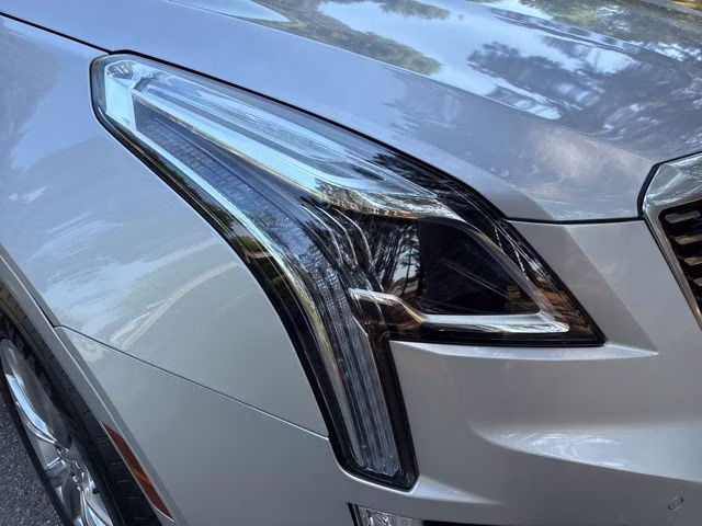 2020 Radiant Silver Metallic Cadillac XT5 Premium Luxury AWD SUV