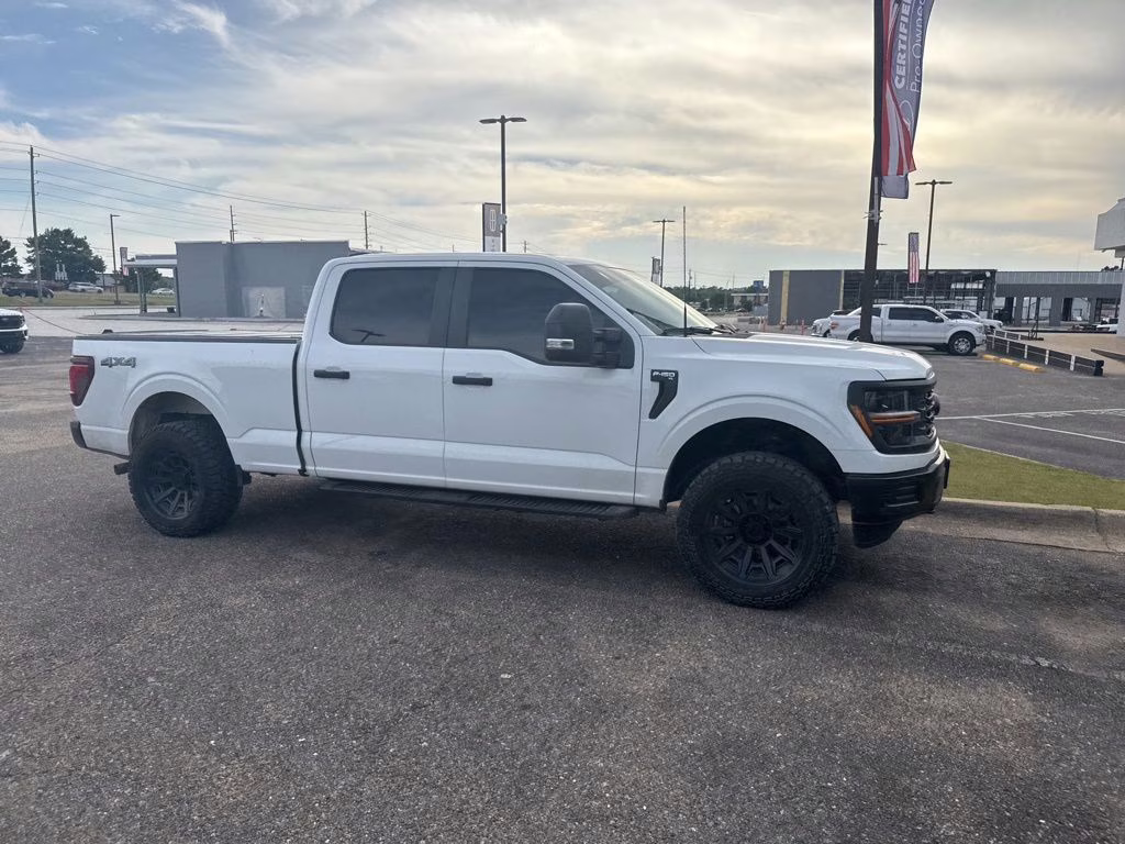 2025 Oxford White Ford F-150 XL 4X4 Truck