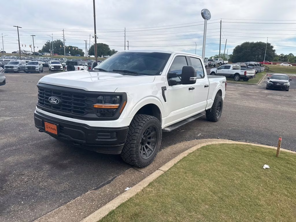 2025 Oxford White Ford F-150 XL 4X4 Truck