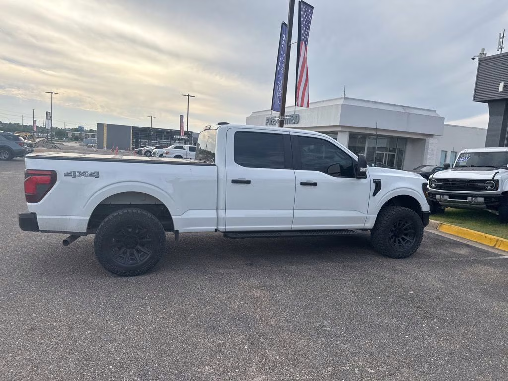 2025 Oxford White Ford F-150 XL 4X4 Truck