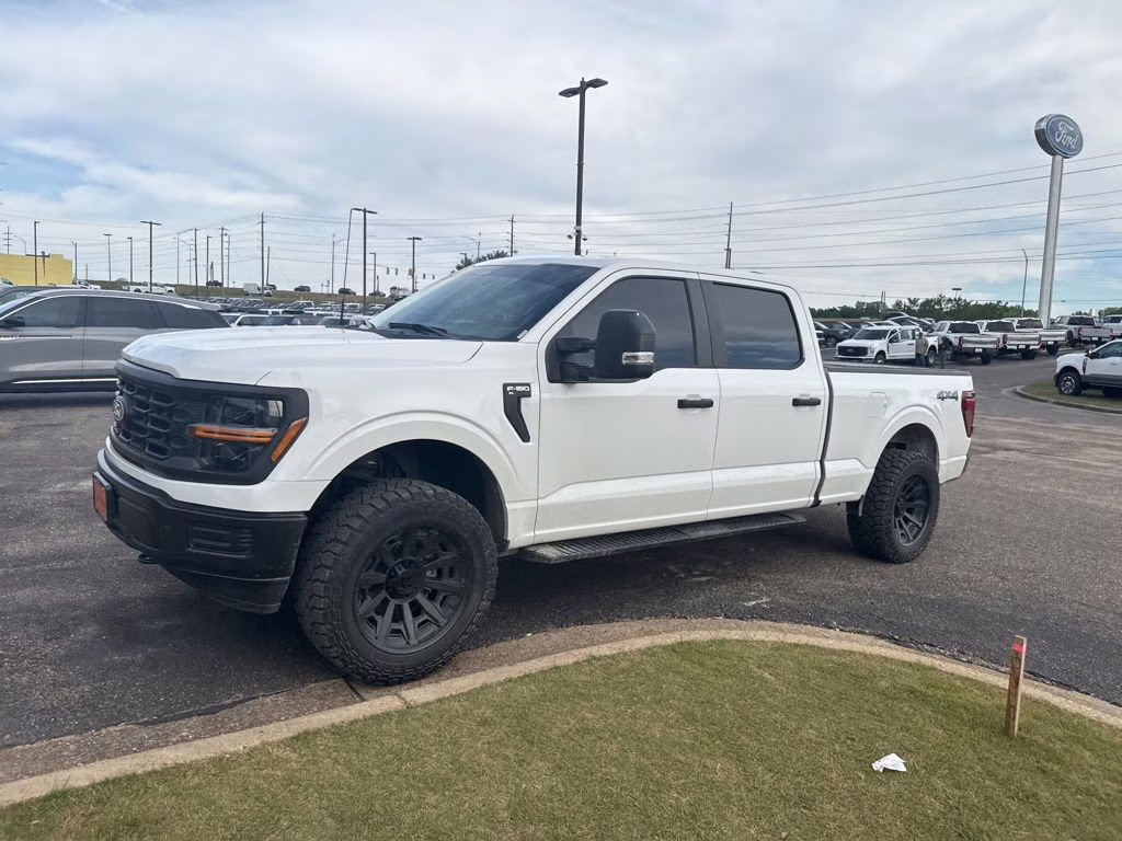 2025 Oxford White Ford F-150 XL 4X4 Truck