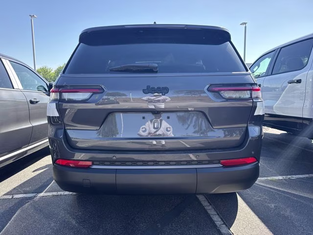 2026 Baltic Gray Metallic Clearcoat Jeep Grand Cherokee L Laredo Altitude RWD SUV