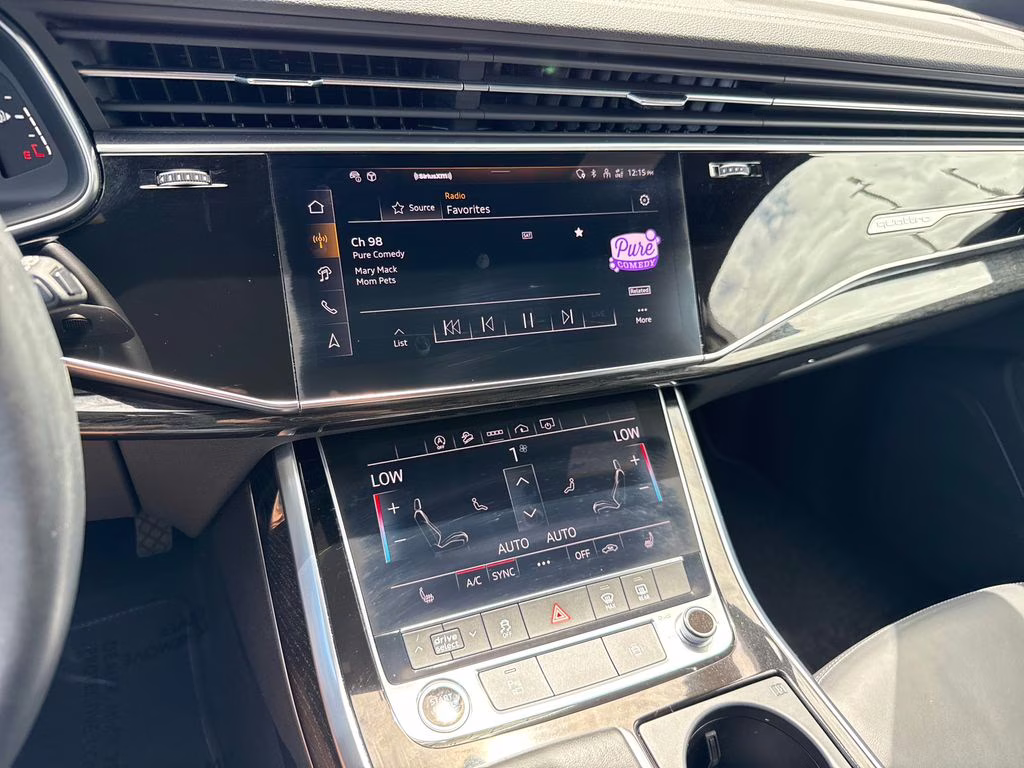 2025 Glacier White Metallic Audi Q7 45 Premium AWD SUV