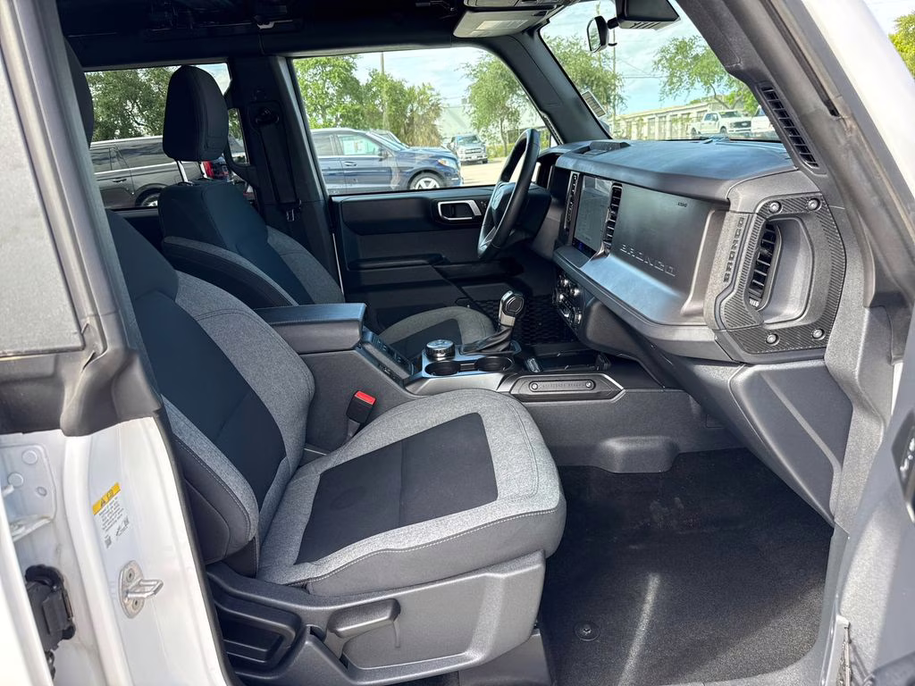 2025 Oxford White Ford Bronco Big Bend 4X4 SUV