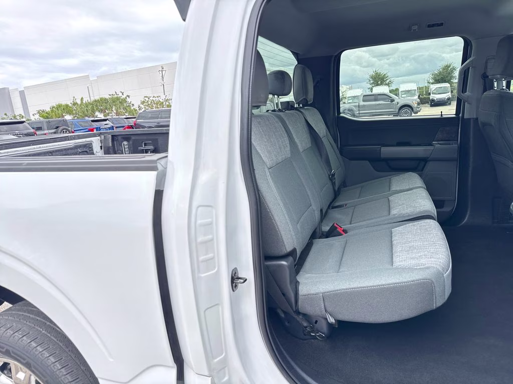 2023 Oxford White Ford F-150 XLT RWD Truck