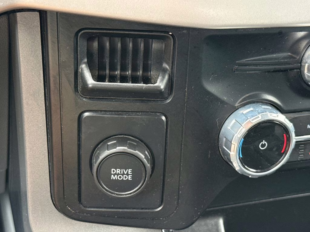 2023 Oxford White Ford F-150 XLT RWD Truck