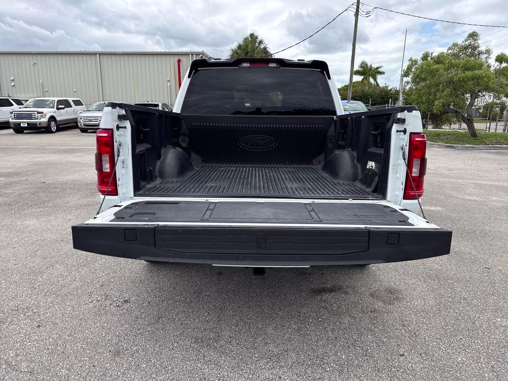 2023 Oxford White Ford F-150 XLT RWD Truck