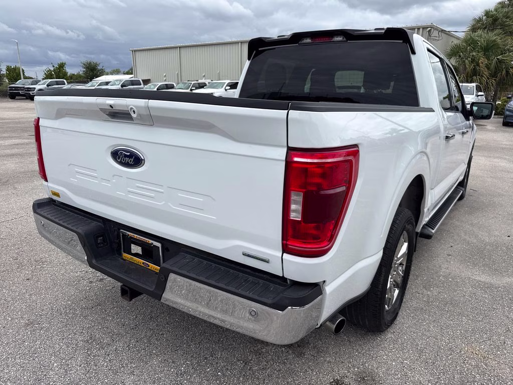 2023 Oxford White Ford F-150 XLT RWD Truck