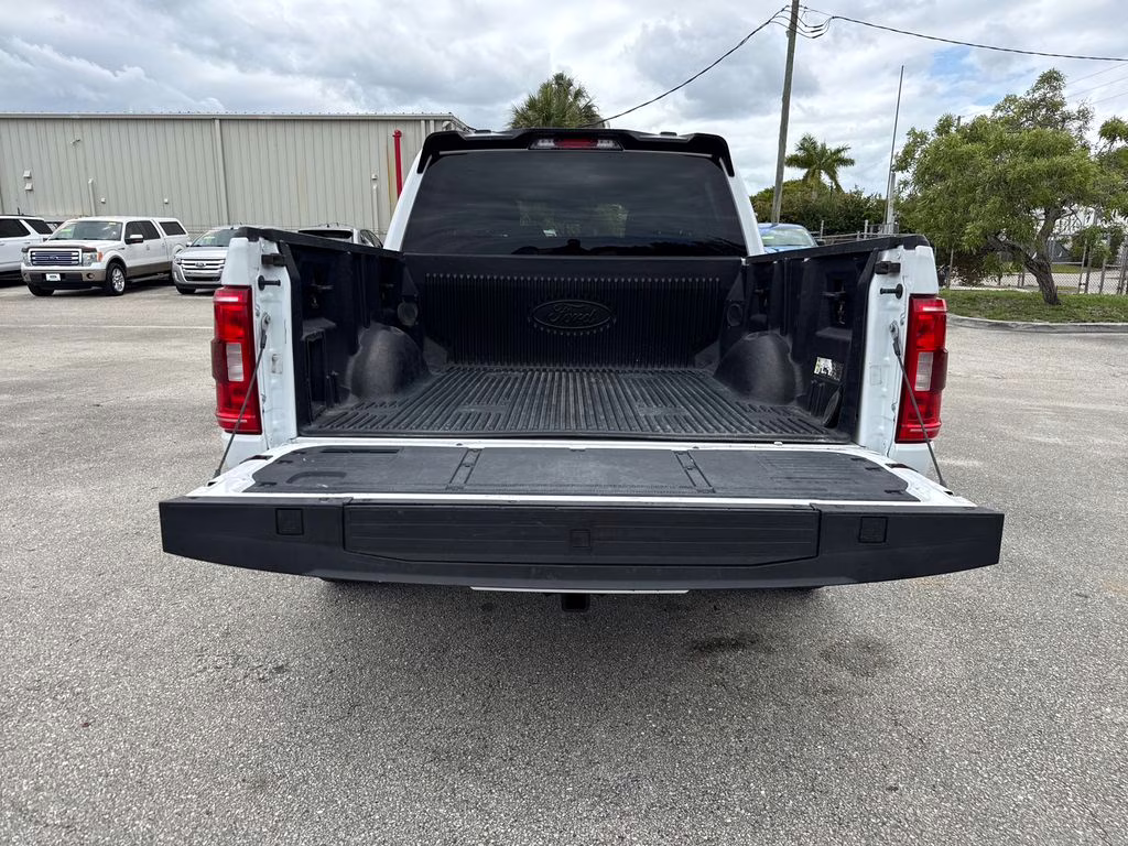 2023 Oxford White Ford F-150 XLT RWD Truck