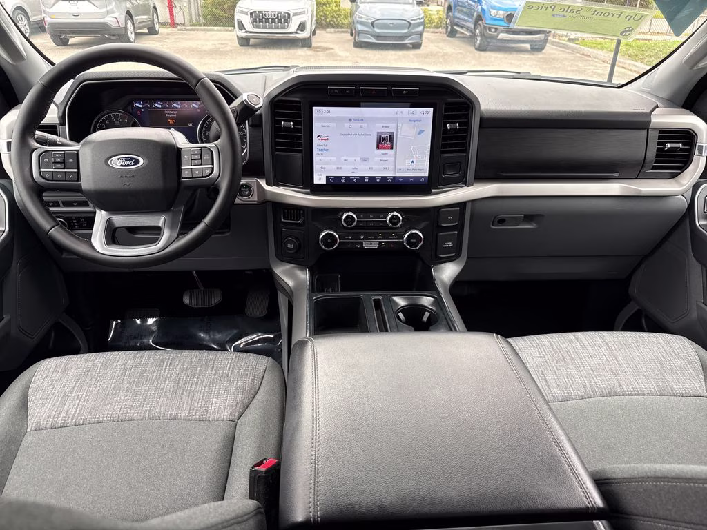 2023 Oxford White Ford F-150 XLT RWD Truck