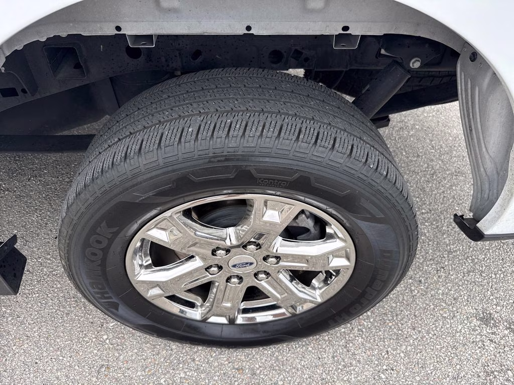 2023 Oxford White Ford F-150 XLT RWD Truck