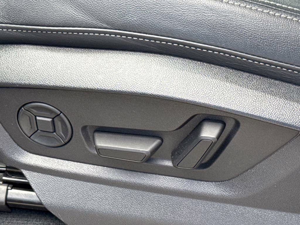 2025 Glacier White Metallic Audi Q7 45 Premium AWD SUV