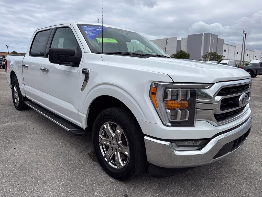 2023 Oxford White Ford F-150 XLT RWD Truck