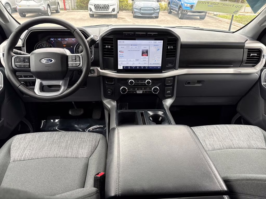 2023 Oxford White Ford F-150 XLT RWD Truck