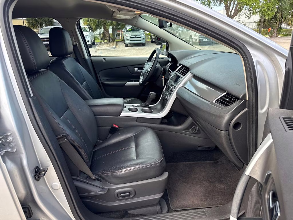 2012 Ingot Silver Metallic Ford Edge SEL FWD SUV
