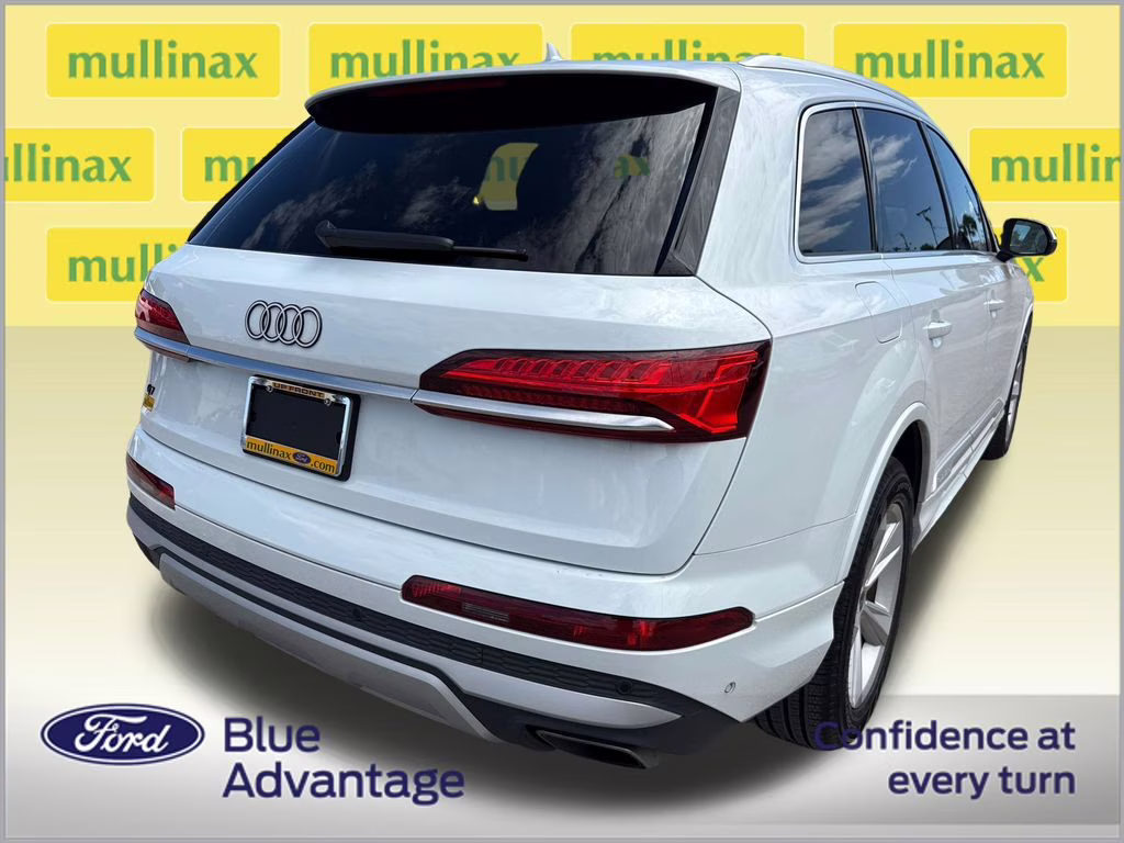 2025 Glacier White Metallic Audi Q7 45 Premium AWD SUV