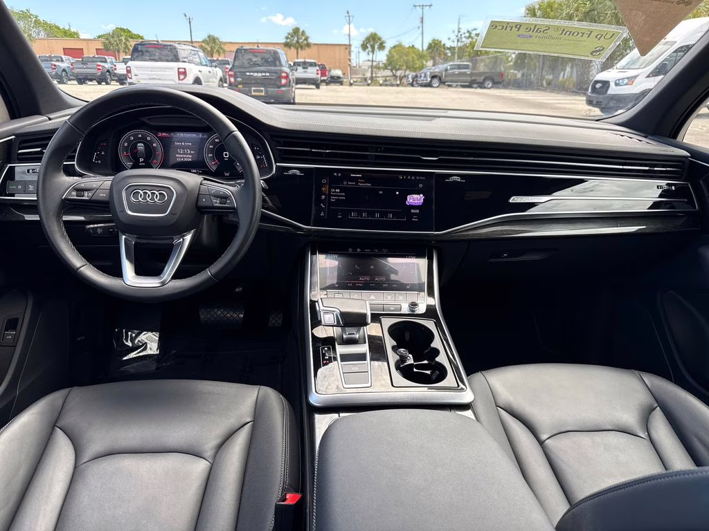 2025 Glacier White Metallic Audi Q7 45 Premium AWD SUV