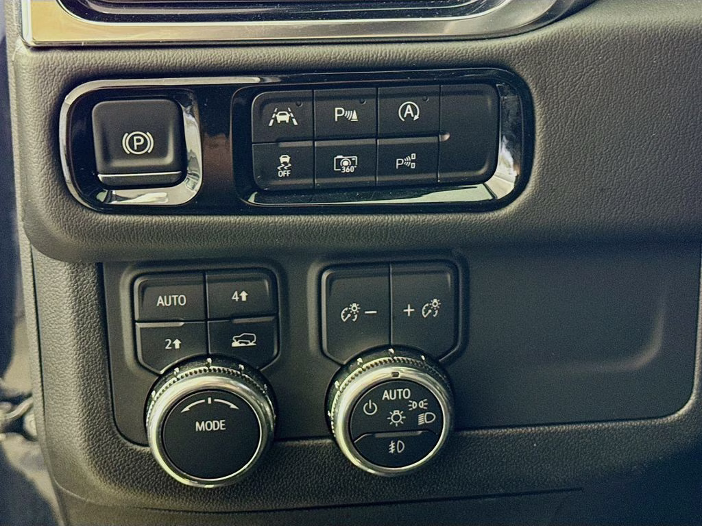 2025 Onyx Black GMC Yukon XL Denali 4X4 SUV