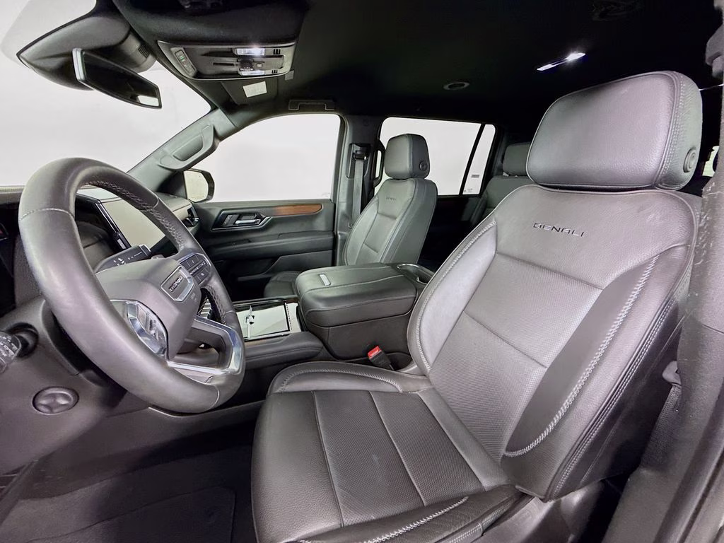 2025 Onyx Black GMC Yukon XL Denali 4X4 SUV