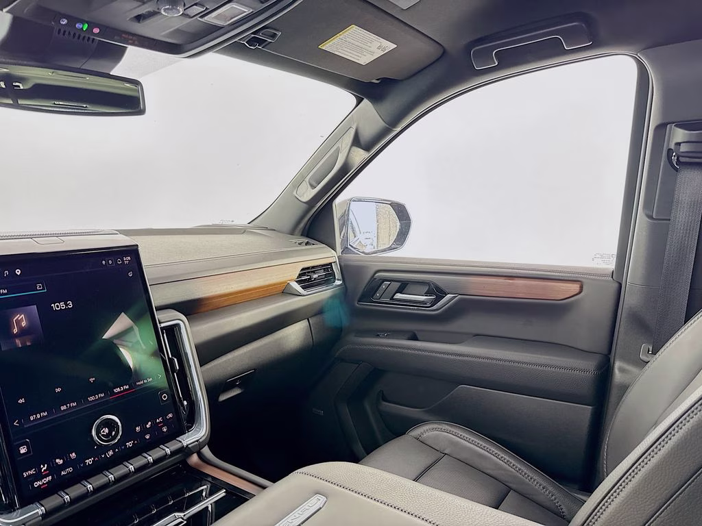 2025 Onyx Black GMC Yukon XL Denali 4X4 SUV