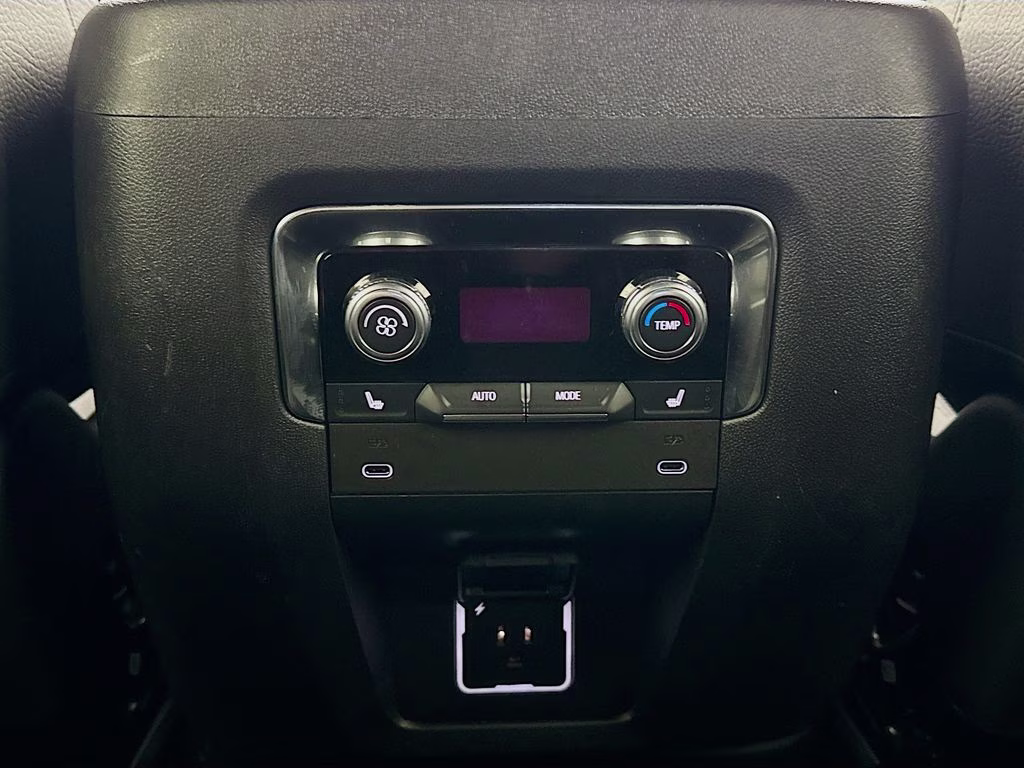 2025 Onyx Black GMC Yukon XL Denali 4X4 SUV