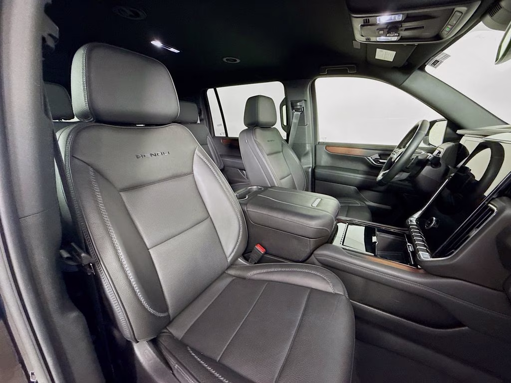 2025 Onyx Black GMC Yukon XL Denali 4X4 SUV