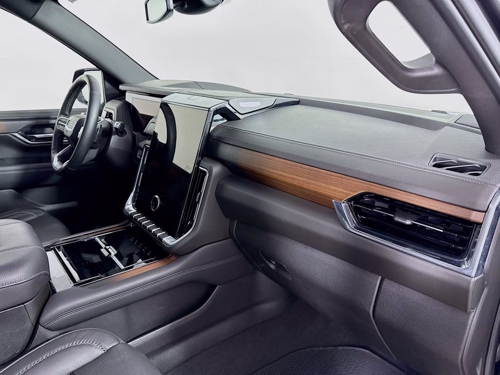 2025 Onyx Black GMC Yukon XL Denali 4X4 SUV