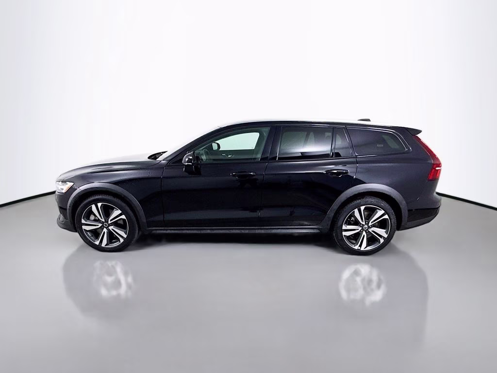 2025 Black Volvo V60 Cross Country B5 Plus AWD Crossover
