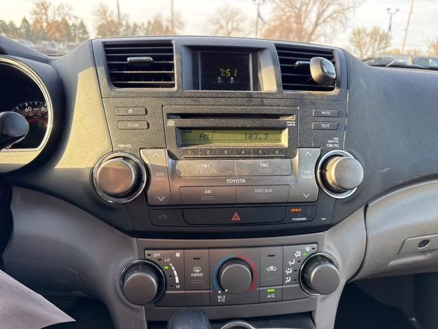 2008 Blizzard Pearl Toyota Highlander Base 4X4 SUV