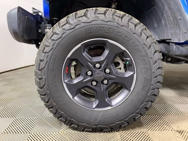 2023 Hydro Blue Pearlcoat Jeep Gladiator Rubicon 4X4 Truck