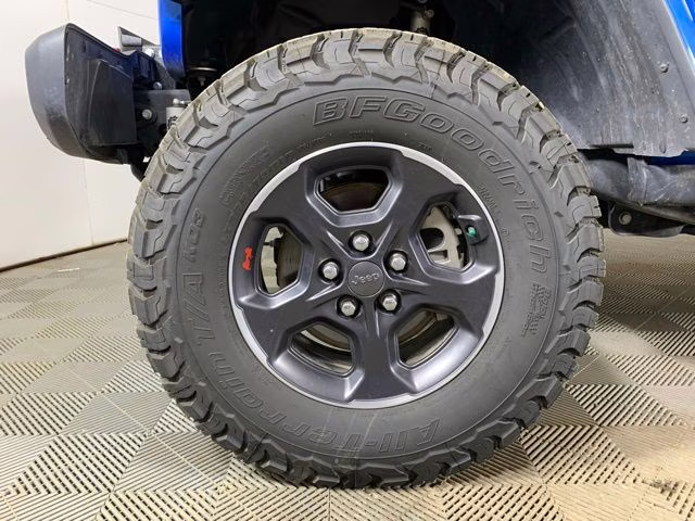 2023 Hydro Blue Pearlcoat Jeep Gladiator Rubicon 4X4 Truck