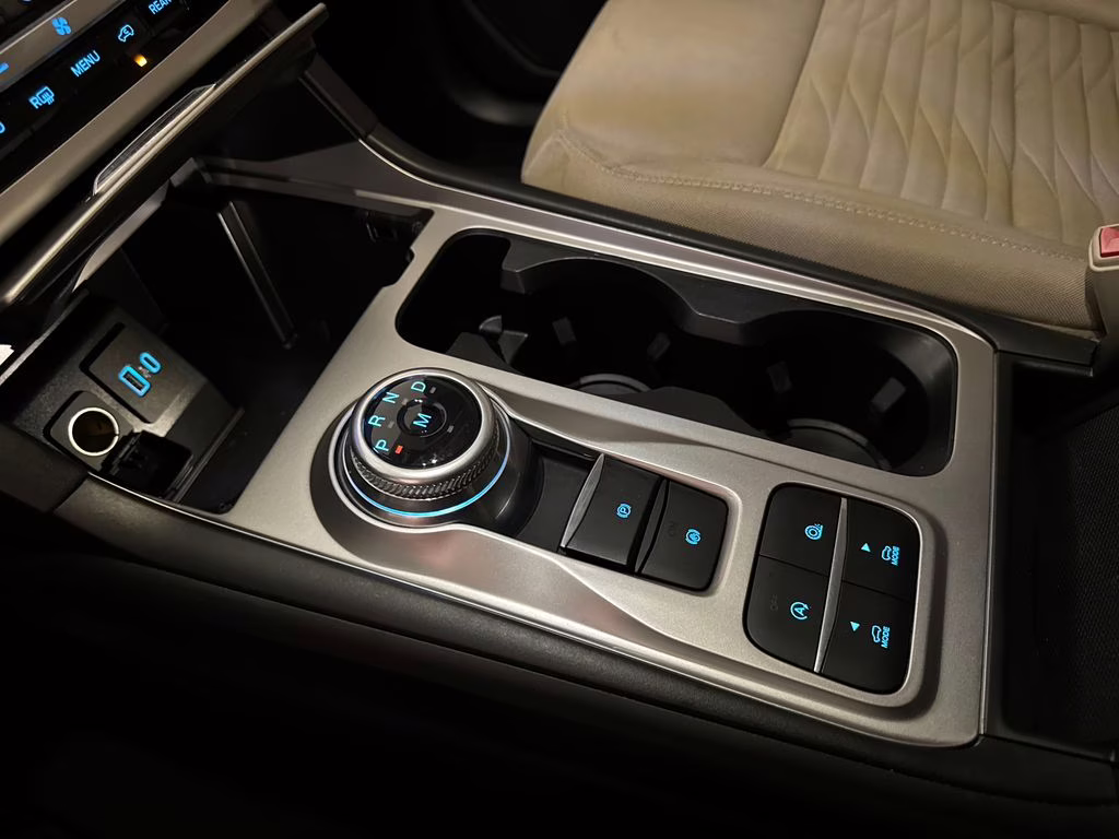 2020 Iconic Silver Metallic Ford Explorer XLT RWD SUV