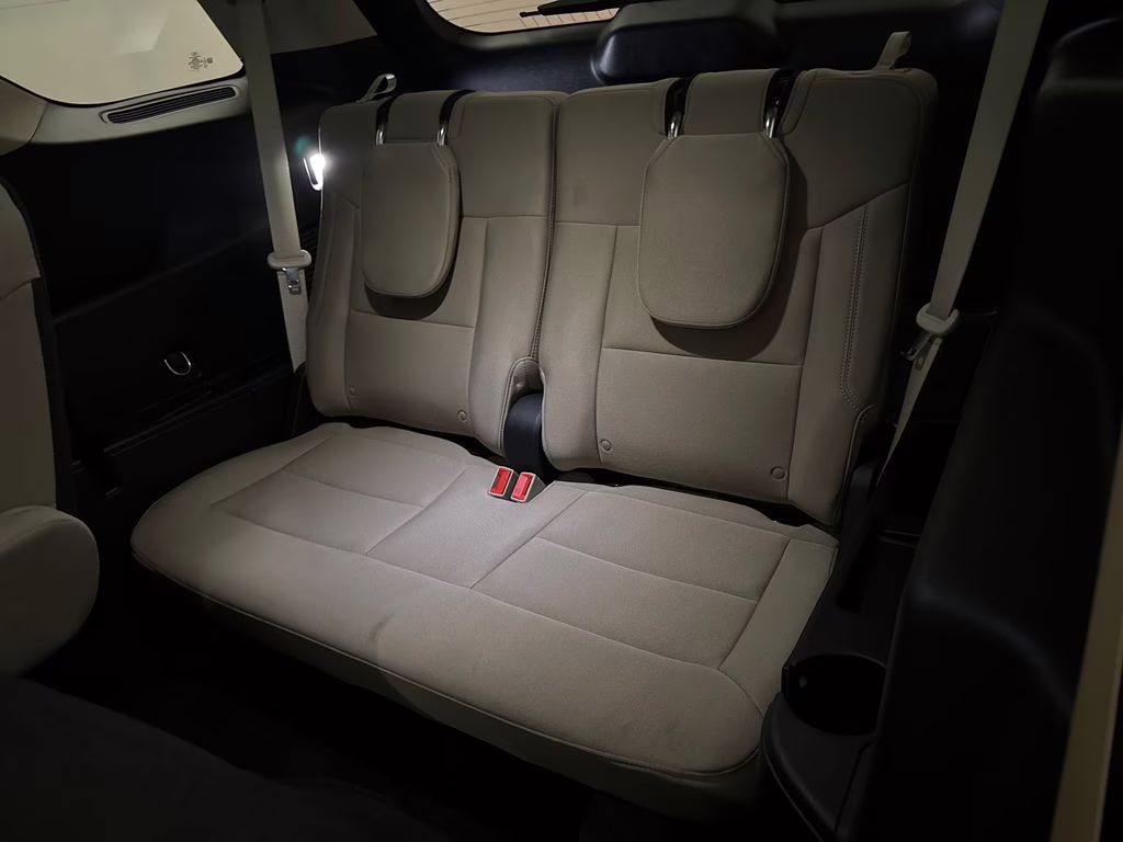 2020 Iconic Silver Metallic Ford Explorer XLT RWD SUV
