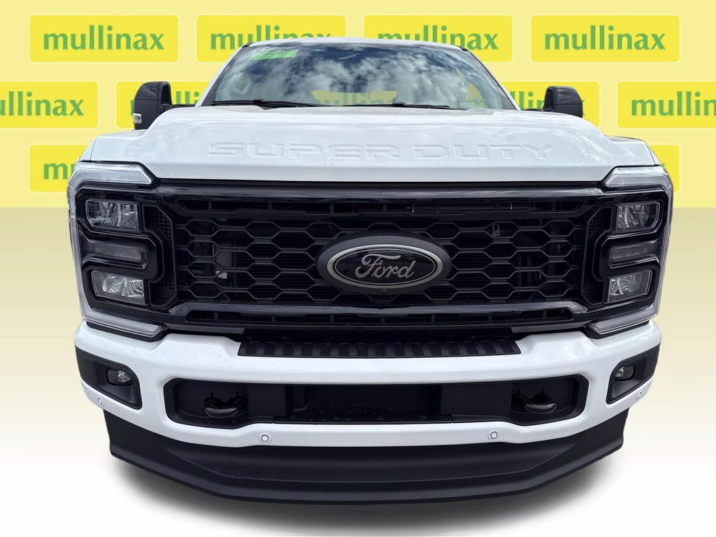 2026 White Ford Super Duty F-250 SRW Lariat 4X4 Truck