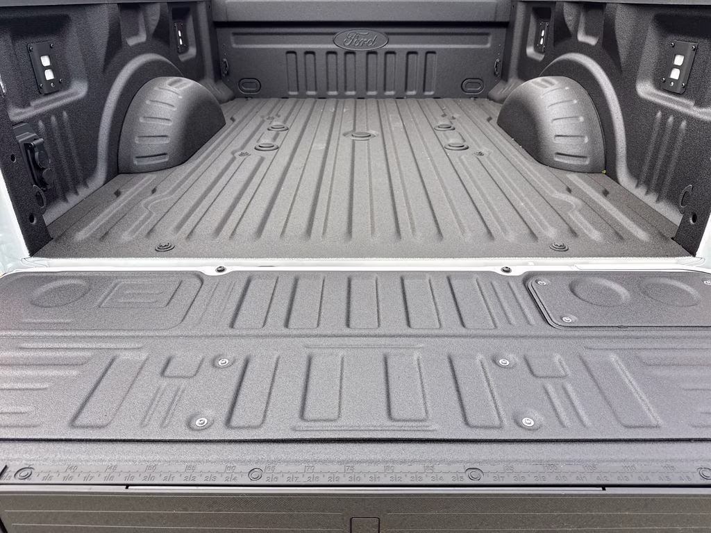 2026 White Ford Super Duty F-250 SRW Lariat 4X4 Truck
